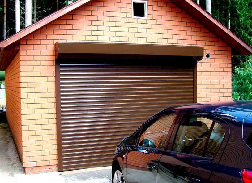 Установка гаражных ворот