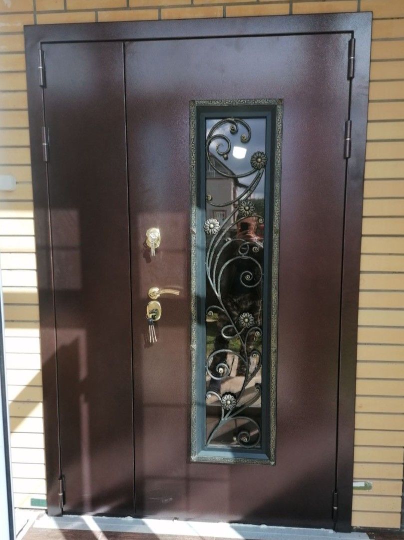 Установка входной двери в частный дом