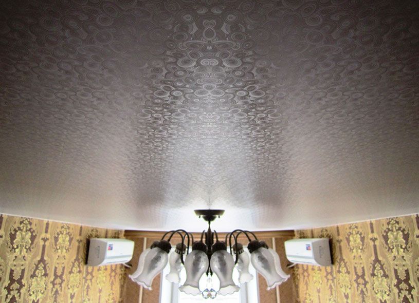 Установка фактурного натяжного потолка